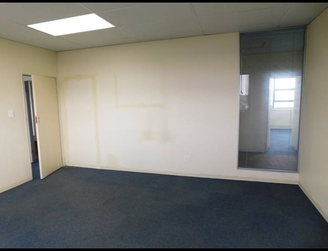 487M² OFFICE TO LET IN FERNDALE